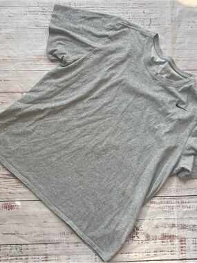 Nike Men’s Size XXL Gray Dri-FIT Short Sleeve Tee
